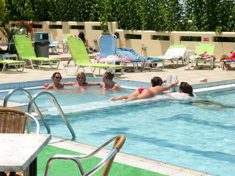 Nikos Hotel Malia Buitenkant foto